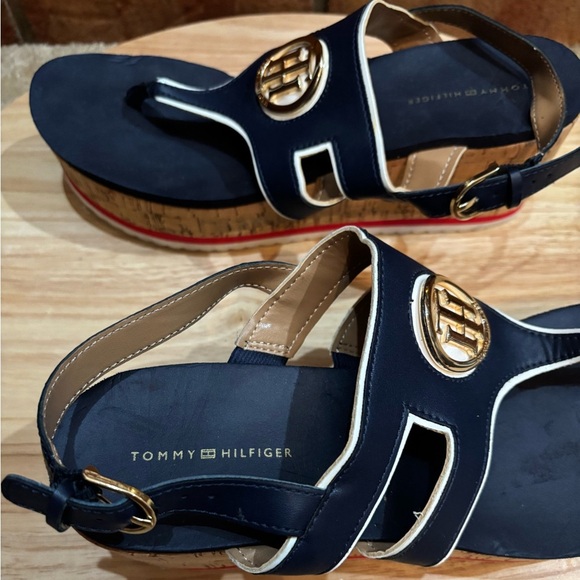 TOMMY HILFIGER PLATFORM RED WHITE & NAVY PREPPY WEDGE CASUAL DRESSY SANDALS SZ 9 - Picture 10 of 12